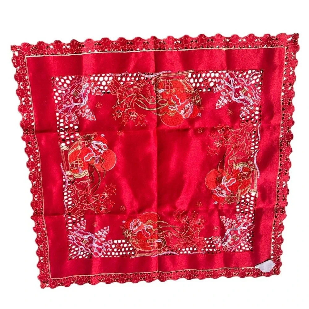 Vtg Red Square Embroidered Santa Sleigh Tablecloth Cutout Scallop‎ Edges 33
